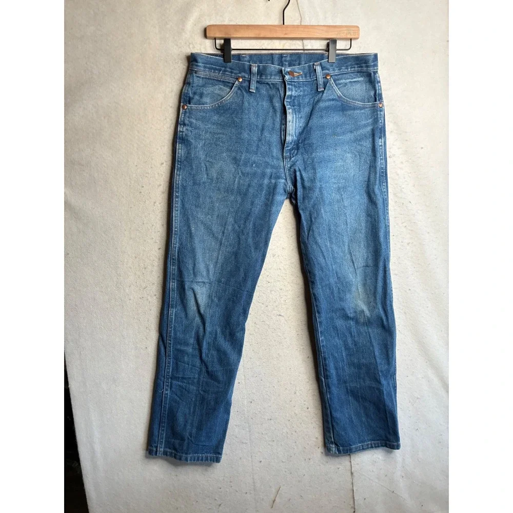 Wrangler Cowboy Cut Mens 35x30 Medium Wash Blue Denim Straight Leg Jeans A201